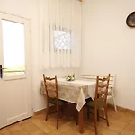 Apartamento With Parking Space Kukljica, Ugljan - 8237 *