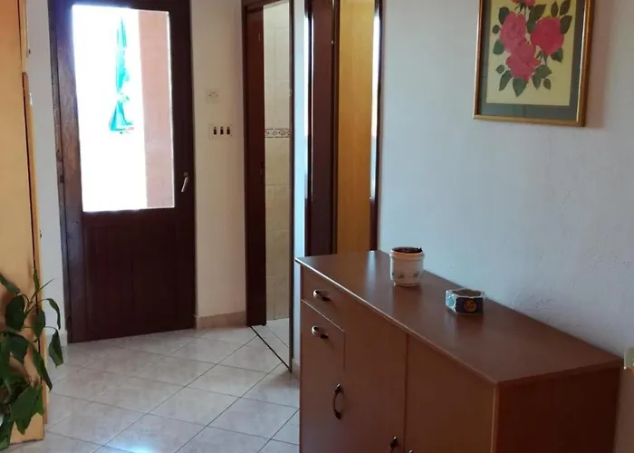 With Parking Space Kukljica, Ugljan - 8237 شقة تشوكييتزا