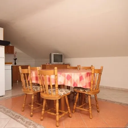 Διαμέρισμα With Parking Space Kukljica, Ugljan - 8237 *