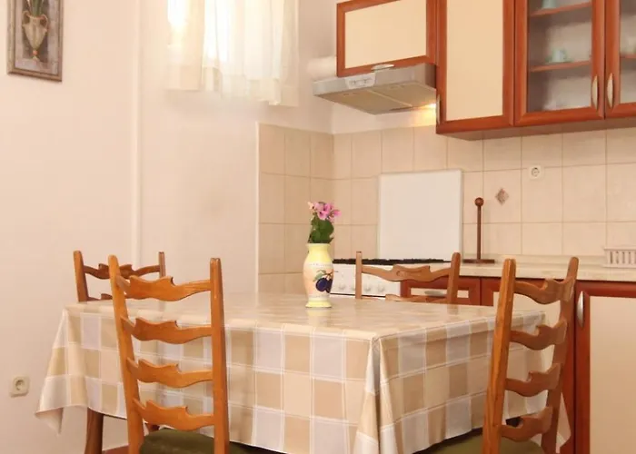 Appartement With Parking Space Kukljica, Ugljan - 8237 *